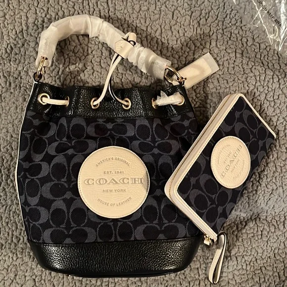 Brand new coach purse with the matching wallet. Coach Coin Purse and Wallet Matching Set. Grey and White  main image 3